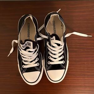 Black and White Coverse